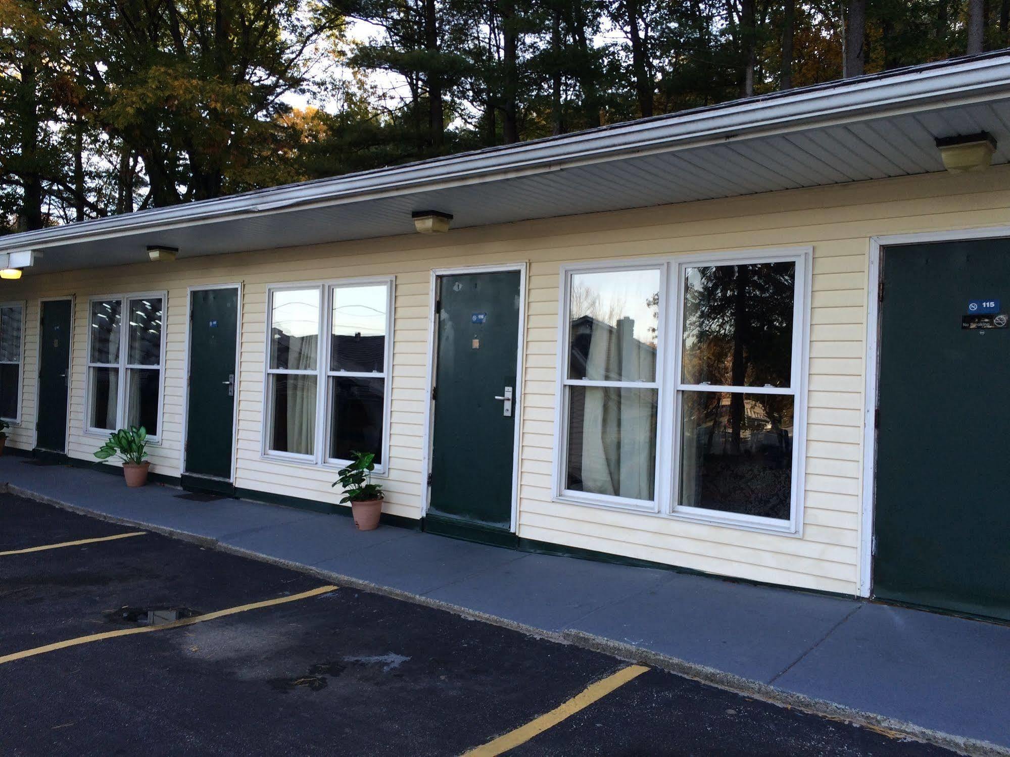 Hamilton Inn Sturbridge Exterior photo